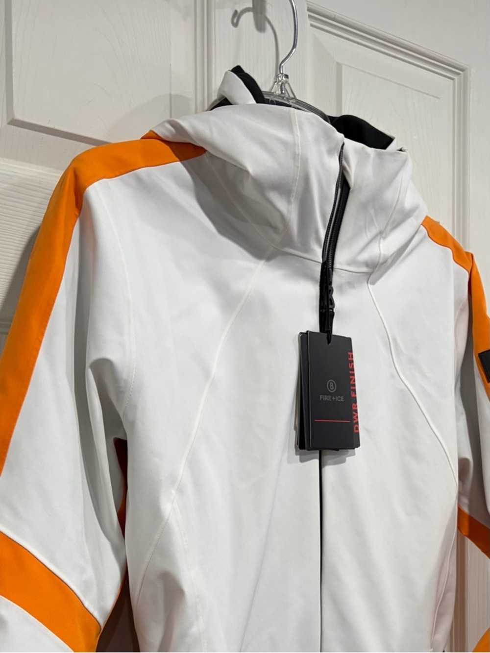 Bogner Women's Size 12 XL Moia Ski Jacket White Orange Black NWT Snowboard - Picture 2 of 8